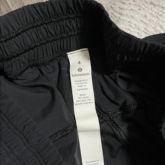 Lululemon All For It Onesie
Black Size 4 - Picture 8 of 11